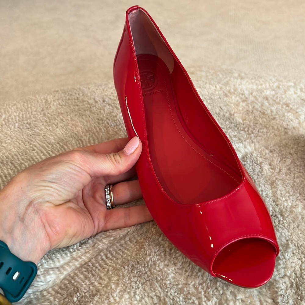 Great condition red Tory Burch flats. Red patent leather